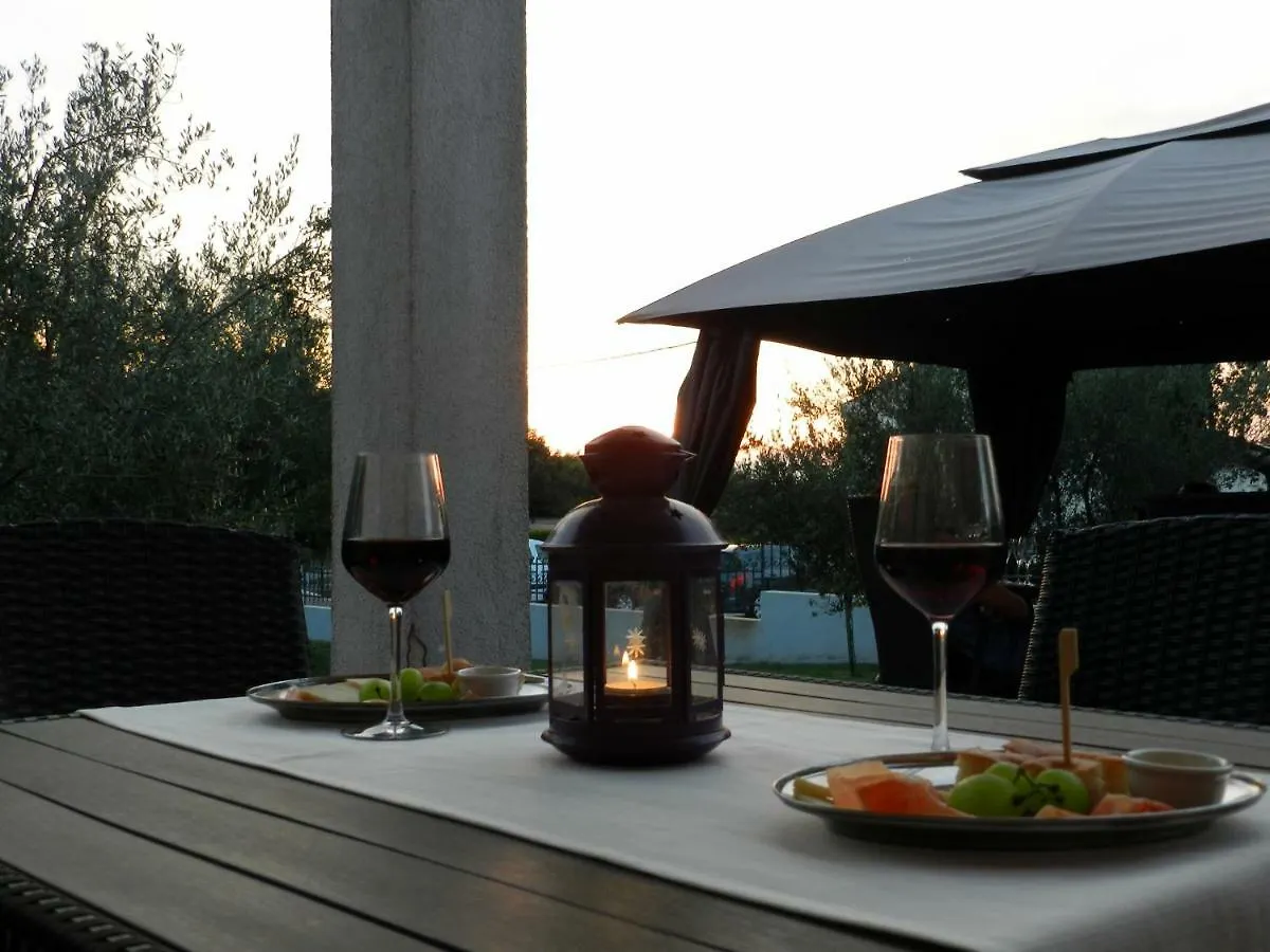 Apartman Vicinim Family Friendly Apartment Visnjan